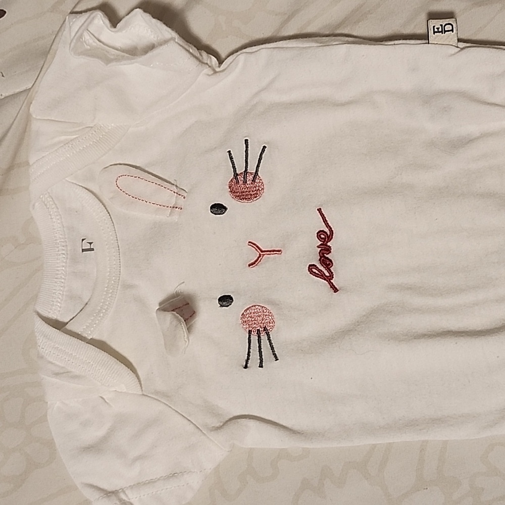 Baby Outfit - Picture 2 of 2